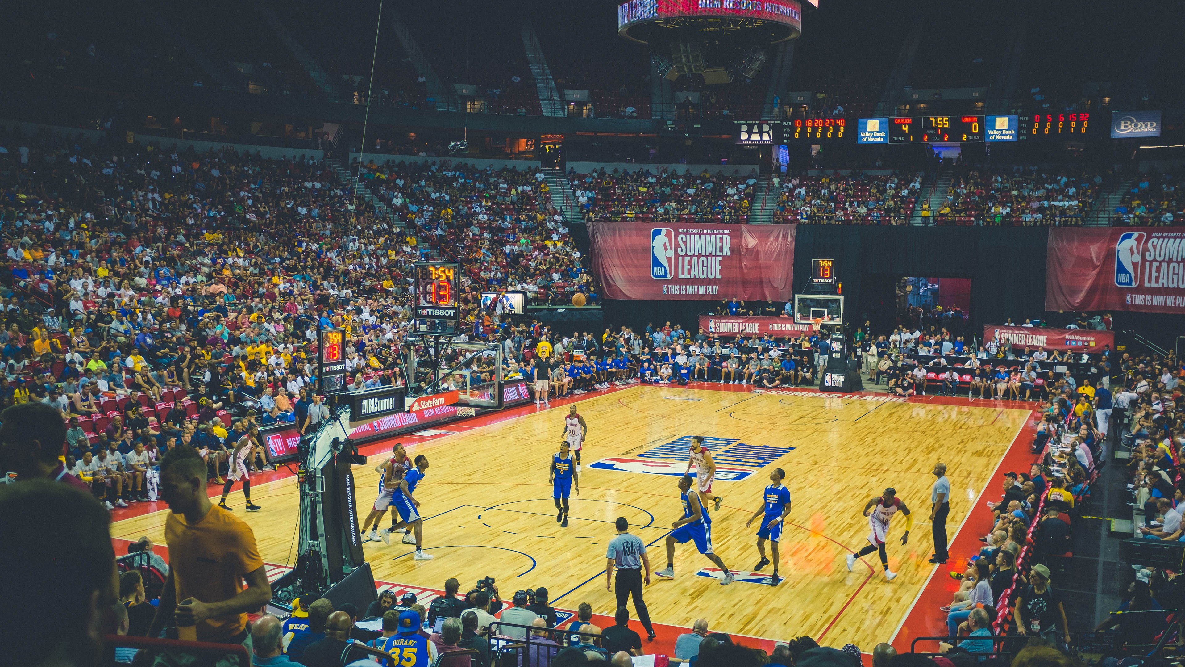 史上“最牛”逼抢：在集体防守中，蒂伊多次抢断成功，成为“球场霸主”！