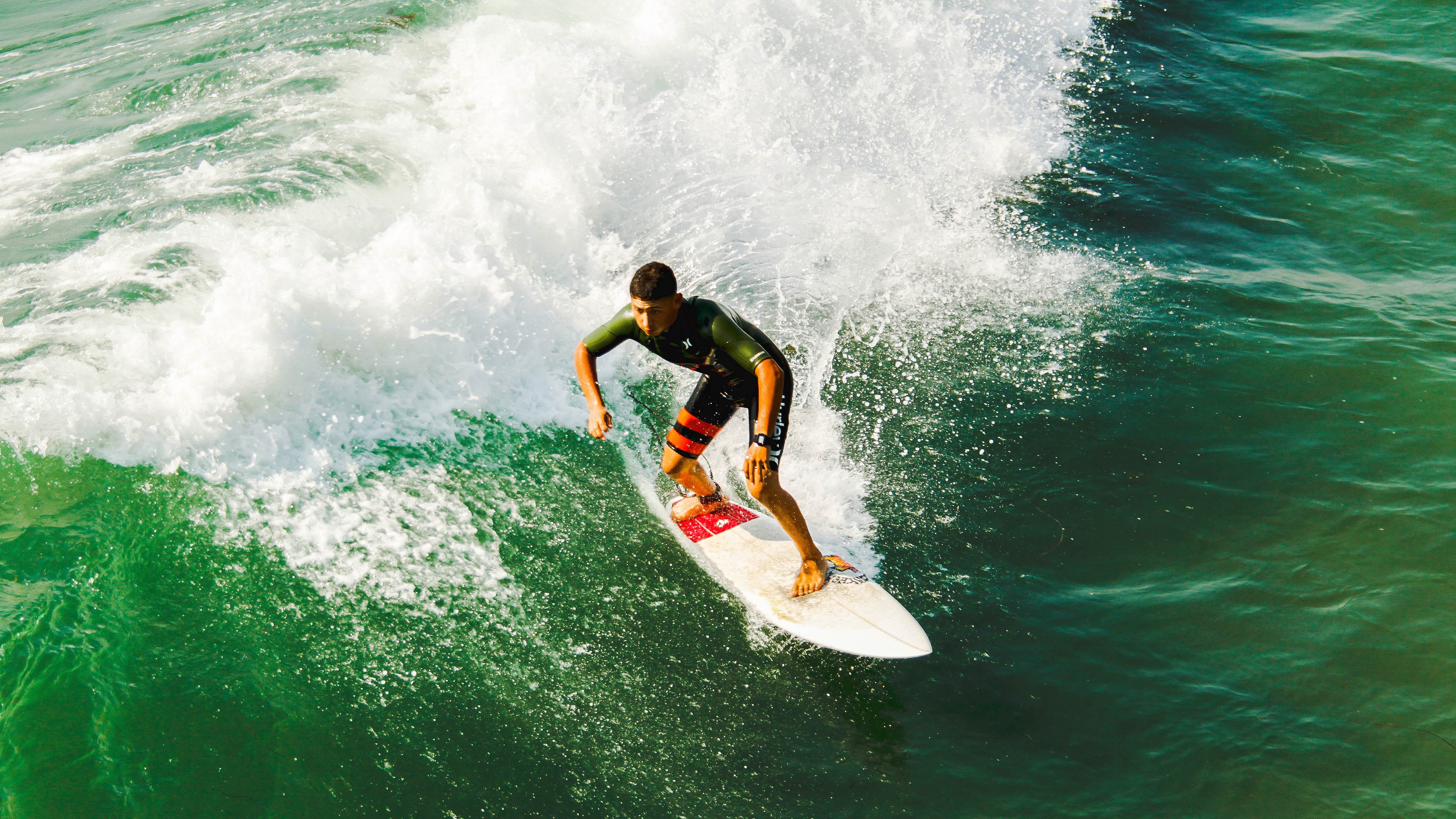 经典对决：那些不断重演的“巅峰”之战，精彩对决